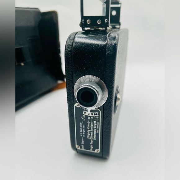 Cine-Kodak Eight Model 25 8mm Cine Camera with Kodak Anastigmat 13mm f/2.7 Lens - Picture 1 of 4